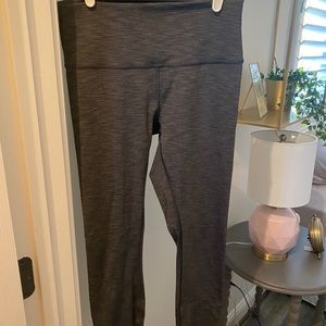 WORN ONCE LULULEMON LEGGINGS CROPPED